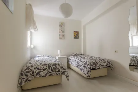 Nice Flat -200m Center-2 Baths- 3 Bedrooms 5Pers