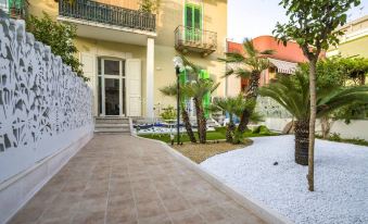 Triple Room in B&b - a Stone's Throw from the Sea