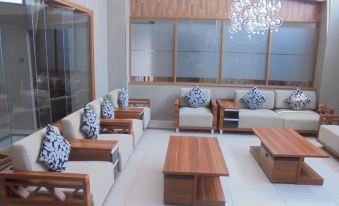 We Hotel and Suites