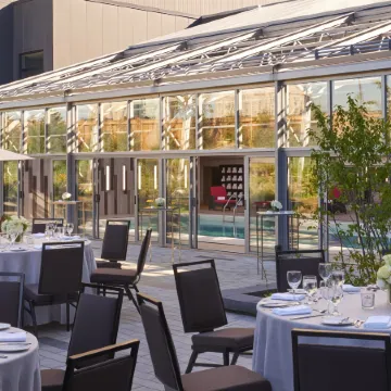 Hilton Toronto Airport Hotel & Suites