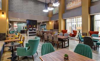 Hampton Inn & Suites Wichita/Airport