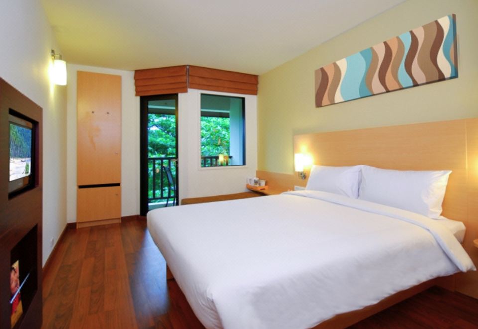 Ibis Phuket Kata HotelOver view