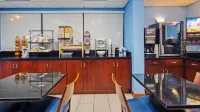 SureStay Hotel by Best Western Lenoir City - breakfast