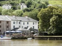The Steam Packet Inn Hotels near Borough Park