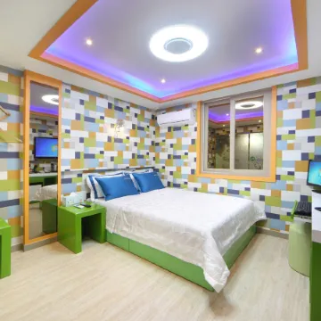 Jinju Comma Self Check-in Motel