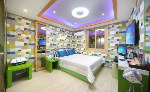 Jinju Comma Self Check-in Motel