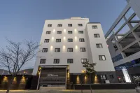 Changwon Jinhae Som Hotels near Heyang Sengmul Theme Park