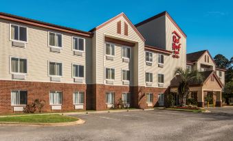 Red Roof Inn & Suites Pensacola East - Milton