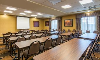 Holiday Inn Express & Suites Clovis