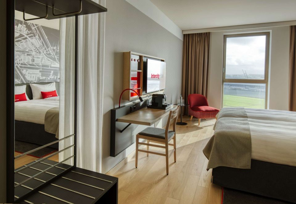 IntercityHotel Amsterdam Schiphol Airport