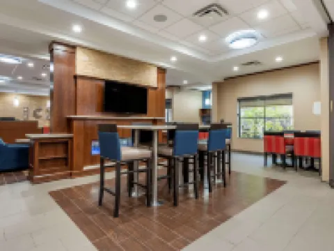 Comfort Inn & Suites Pittsburgh South Hotels in Pittsburgh