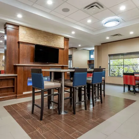 Comfort Inn & Suites Pittsburgh South