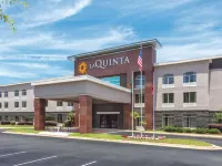 La Quinta Inn & Suites by Wyndham Columbus North Hotels in Columbus