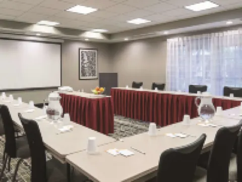 La Quinta Inn & Suites by Wyndham Ontario Airport Hotels in Ontario