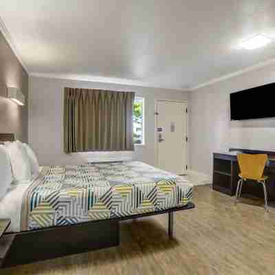 Motel 6 Lodi, CA Rooms