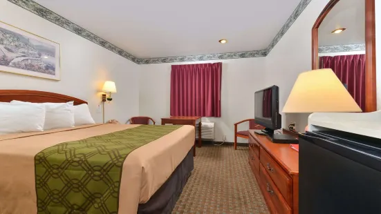 Econo Lodge Inn & Suites Corning