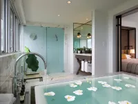 Hotel Victor South Beach - Bathtub