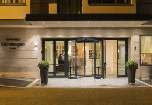 스타호텔 미켈란젤로 로마 객실 내부 모습