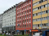 Hotel Amba Hotel berhampiran Karlstor Gate