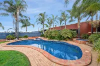 Peppermill Inn Motel Hotels in Kialla