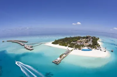 Velassaru Maldives Hotels in der Nähe von MKC Enterprises