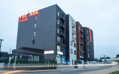 Oak Plaza Suites Hotels in Botsomtwe