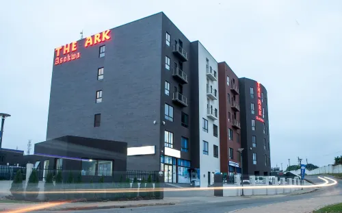 Oak Plaza Suites Hotels in Nhyiaeso