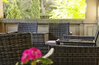 Hôtel Restaurant Le Colombier Hotels in Vers-Pont-du-Gard