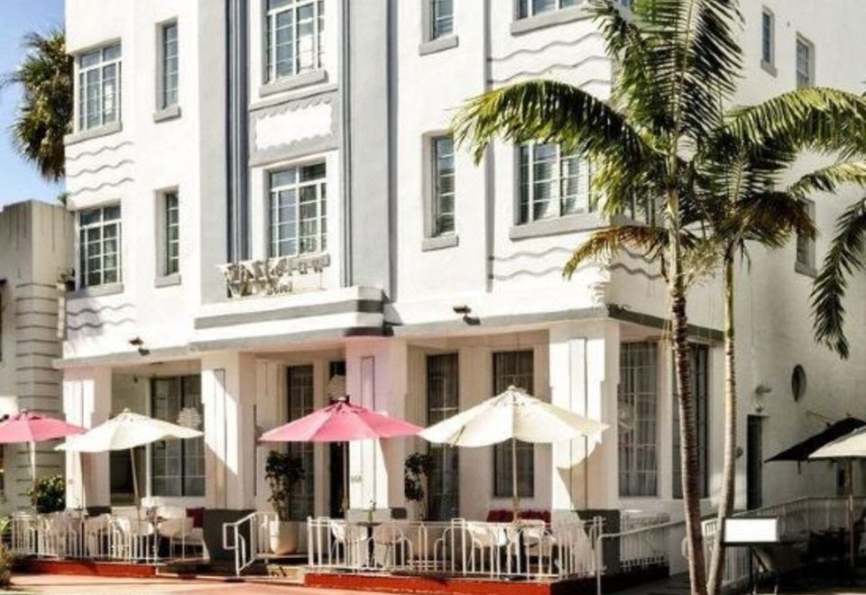 Whitelaw Hotel