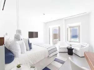 Grace Hotel, Auberge Resorts Collection