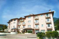 Hotel Bellaria Hoteles cerca de Piscina Comunale di Levico Terme