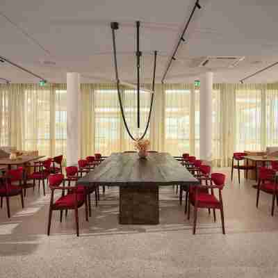 Hotel Ambasador Dining/Meeting Rooms