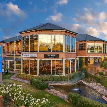 Best Western Plus Hovell Tree Inn