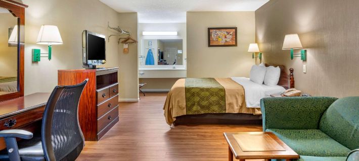 Econo Lodge Inn & Suites Southeast Hoteles en Condado de Rutherford