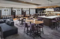 Courtyard Birmingham Homewood - parking