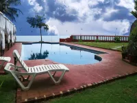 Mascot Beach Resort - Beach