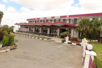 Regency Hotel Chevron Hoteles cerca de Great Zimbabwe National Monument