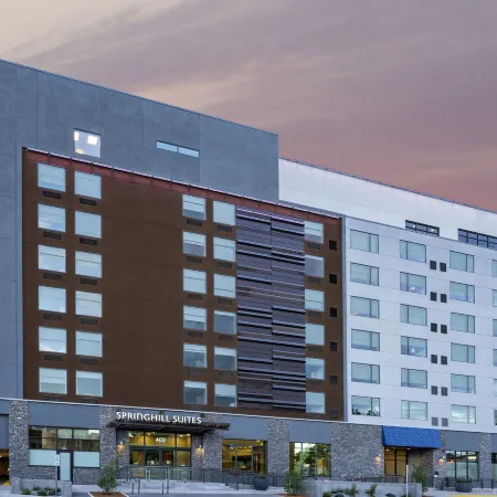 SpringHill Suites Colorado Springs Downtown Отели рядом с достопримечательностью «Витрина Симпич»