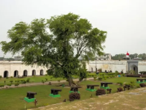 朋庫盧艾瑪利斯酒店 明古魯酒店