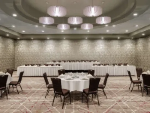 DoubleTree by Hilton St. Paul East Hotels in Saint Paul