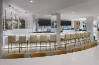 Hilton Garden Inn Cocoa Beach Oceanfront - bar