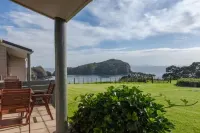 Pacific Rendezvous Resort - Motels