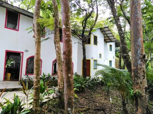 波卡布拉瓦酒店