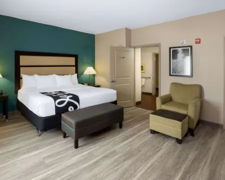 La Quinta Inn & Suites by Wyndham Durant Hotels in Durant