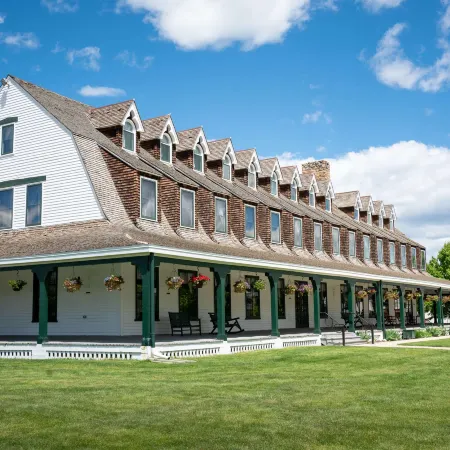 Sheridan Inn, B/W Signature Collection