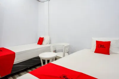 레드도어즈  스타이크 토라자  호텔