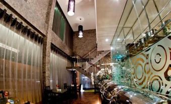 Roomz Hotel