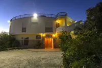 Hotel Paraje la Lambra فنادق في Linares