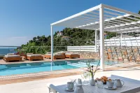 Kassandra Bay Resort, Suites & Spa - Uima-altaat