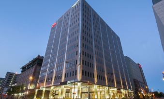 8. 홈우드 스위트 ..
